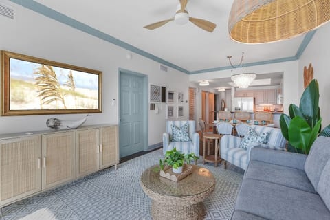 *NEW* Luxury Gulf Views | 2 Kings | Fully Stocked