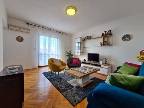 Apartment 412