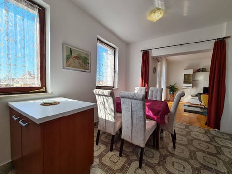Apartment 412