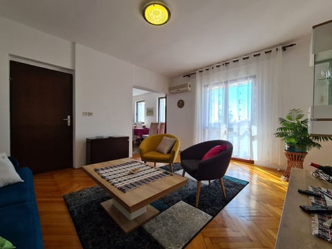Apartment 412