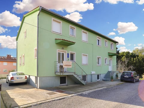 Apartment 1989