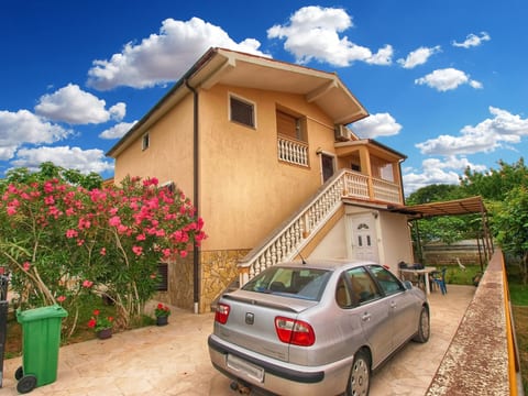 Apartment 1390