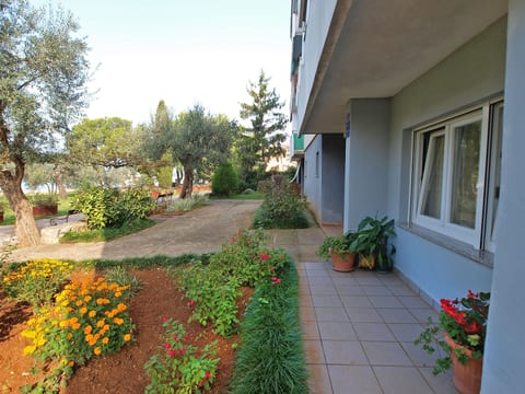 Apartment 1389
