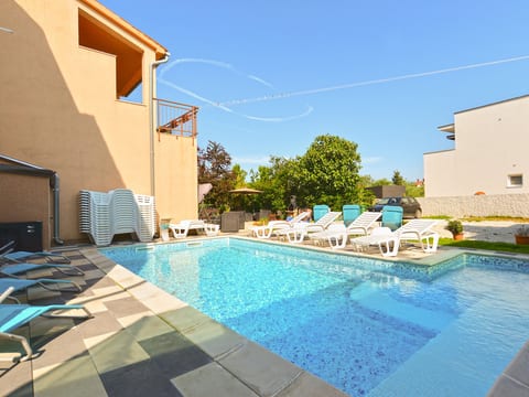 Apartment 351