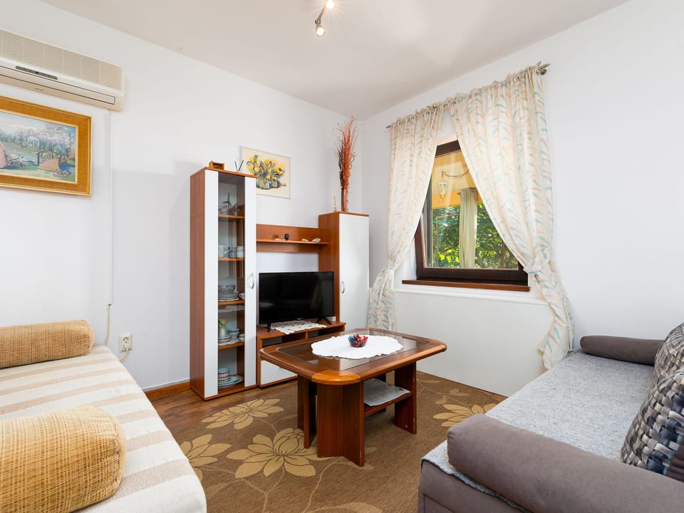 Apartment Snjezana - 3 - Njivice