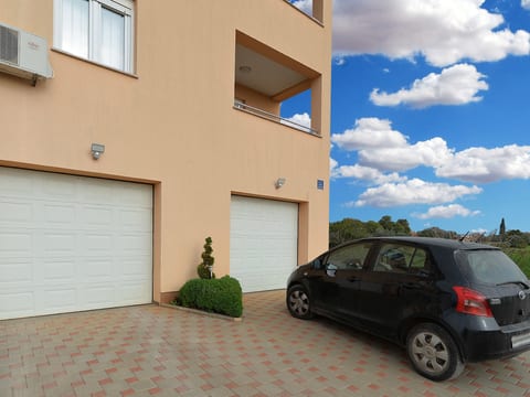Apartment 1772