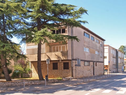 Apartment 1601