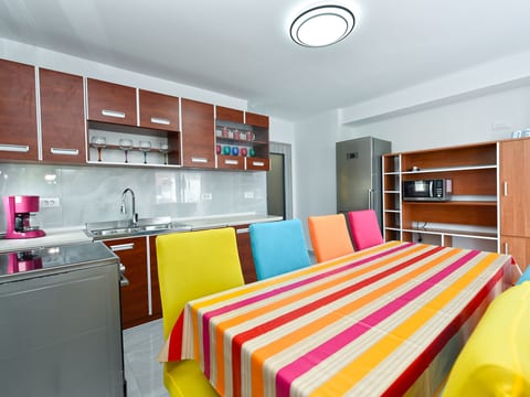 Apartment 925