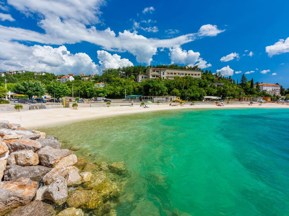 Raj - Inn / HR-10606-01 - Crikvenica