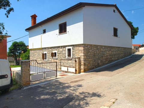 Apartment 1654