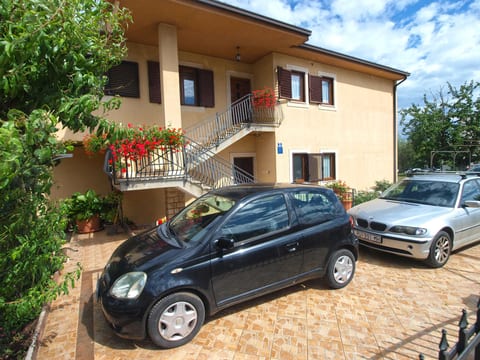 Apartment 1695