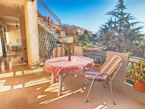 Apartment 279