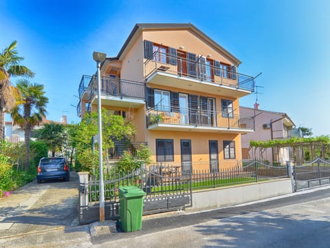 Apartment 1553