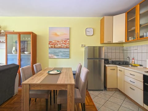 Apartment 2400