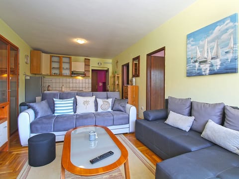 Apartment 2400