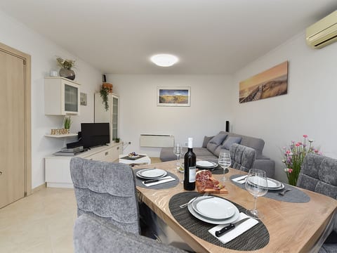 Apartment 2333
