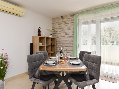 Apartment 2333