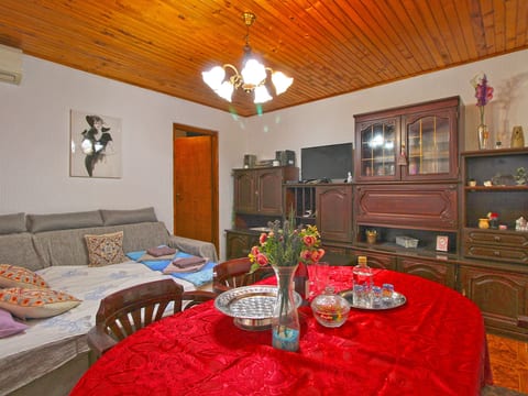 Apartment 2192