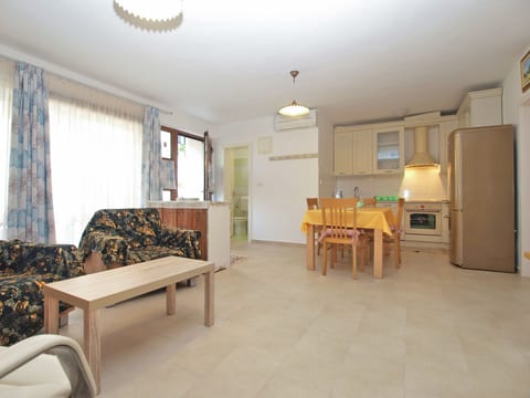 Apartment 1707