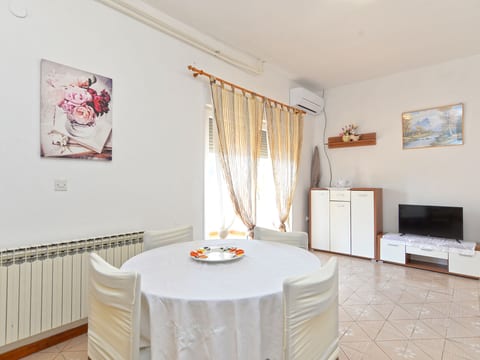 Apartment 1779