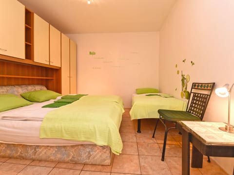 Apartment 1562