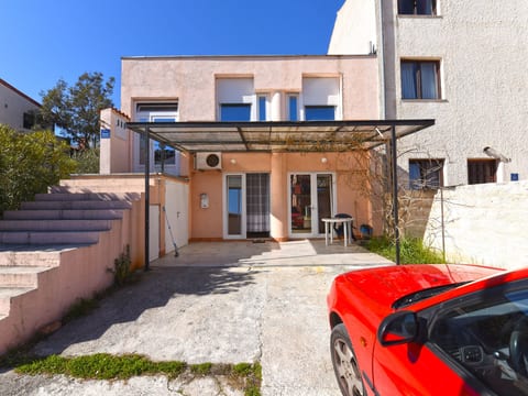 Apartment 1562