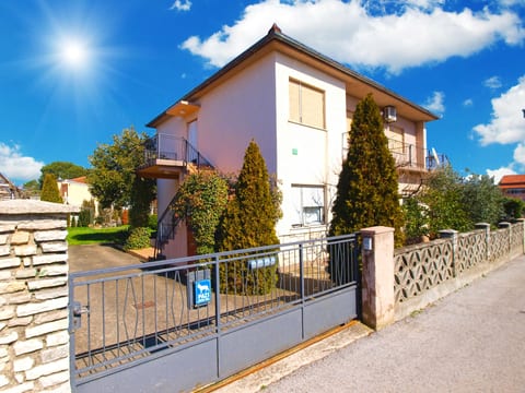 Apartment 1554