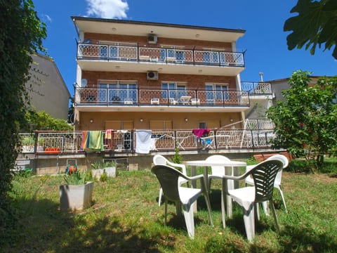 Apartment 74