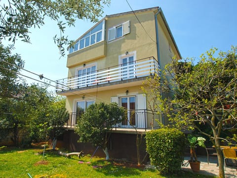 Apartment 1227