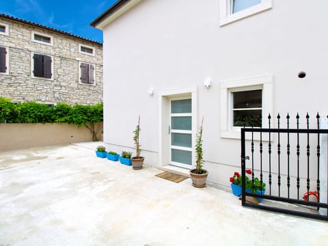 House 2164