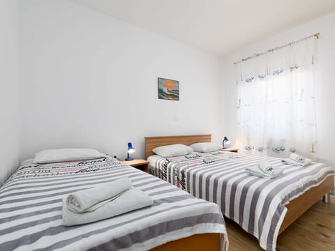 Apartment Snjezana - 2