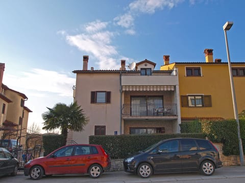 Apartment 1048