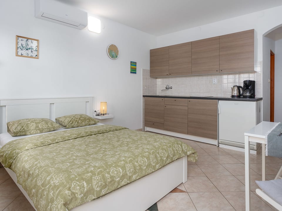 Apartment Karabaic - 1 - Njivice