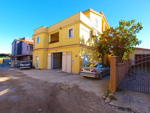 Apartment 1496