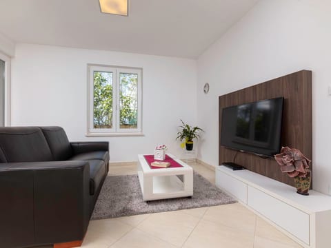 Apartment Seafront Maris - 2