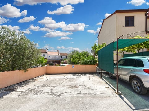 Apartment 2394