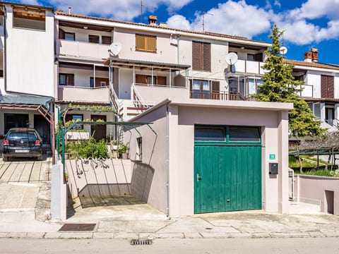 Apartment 604