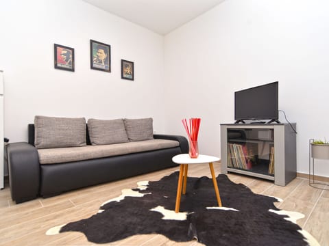 Apartment 1411