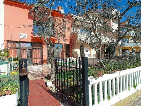 Apartment 1571