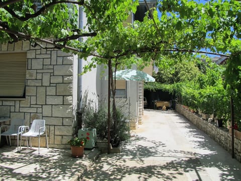 Vintage Apartment A2 Pergola / HR-11059-01