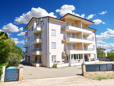 Apartment 2285