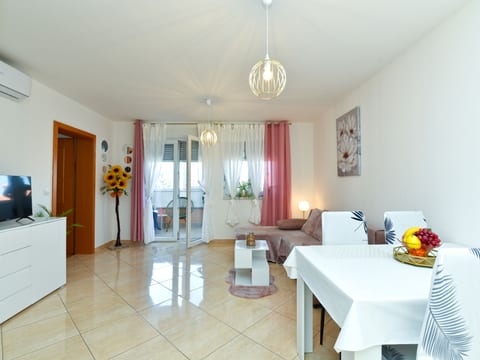 Apartment 2285