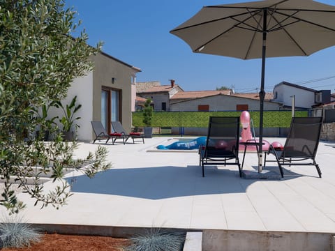 House Bronzin