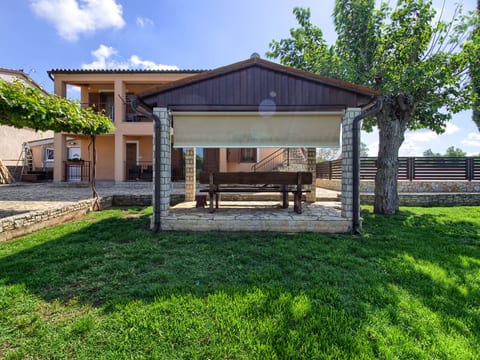 Villa SANI