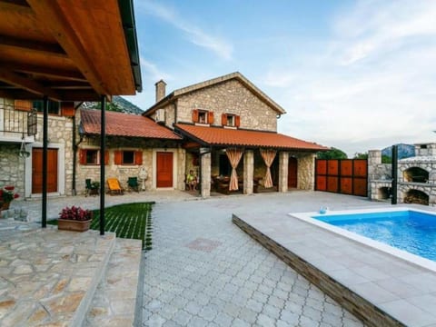 VILLA CASTRA / HR-08209-01