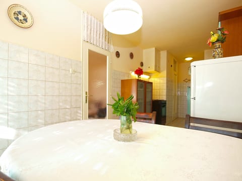 Apartment 1995