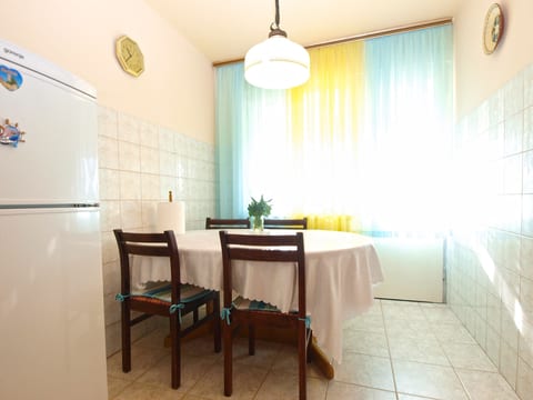 Apartment 1995
