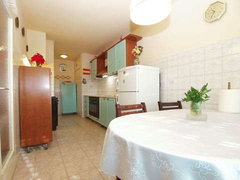 Apartment 1995