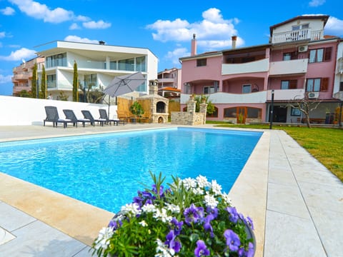 Apartment 742