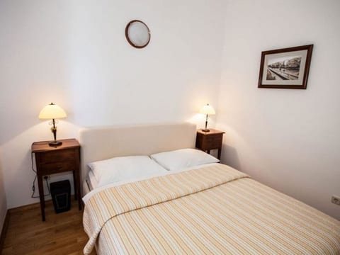 ACASTELLO 3 / HR-04333-03